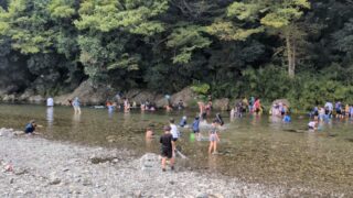 2年生秋の遠足（秋川橋河川公園）